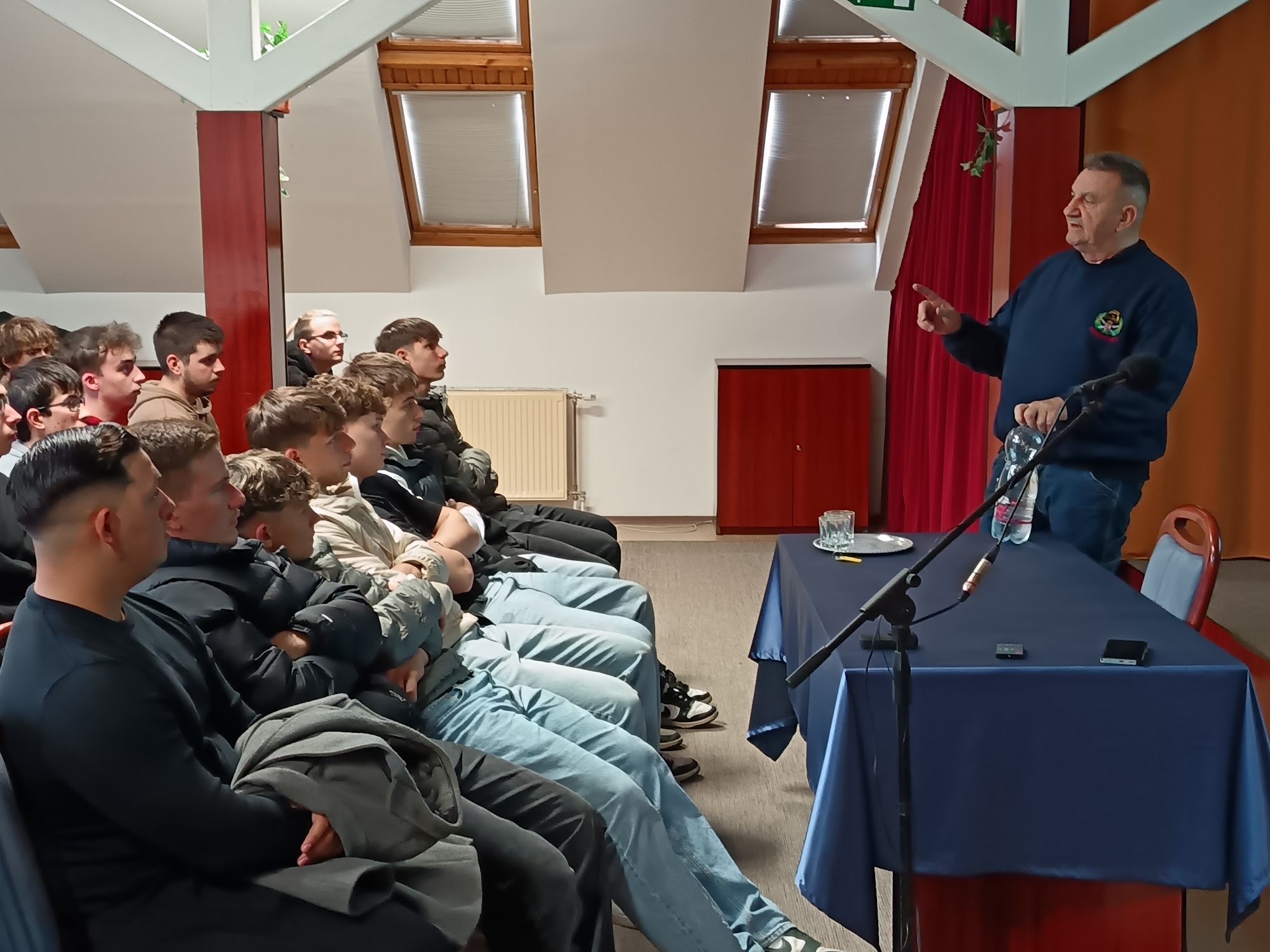 Ellopott öröm – Marosi Antal rendhagyó drogprevenciós előadása fiataloknak