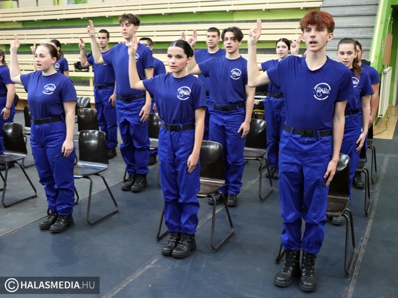 Fogadalmat tettek a dékánis rendész diákok