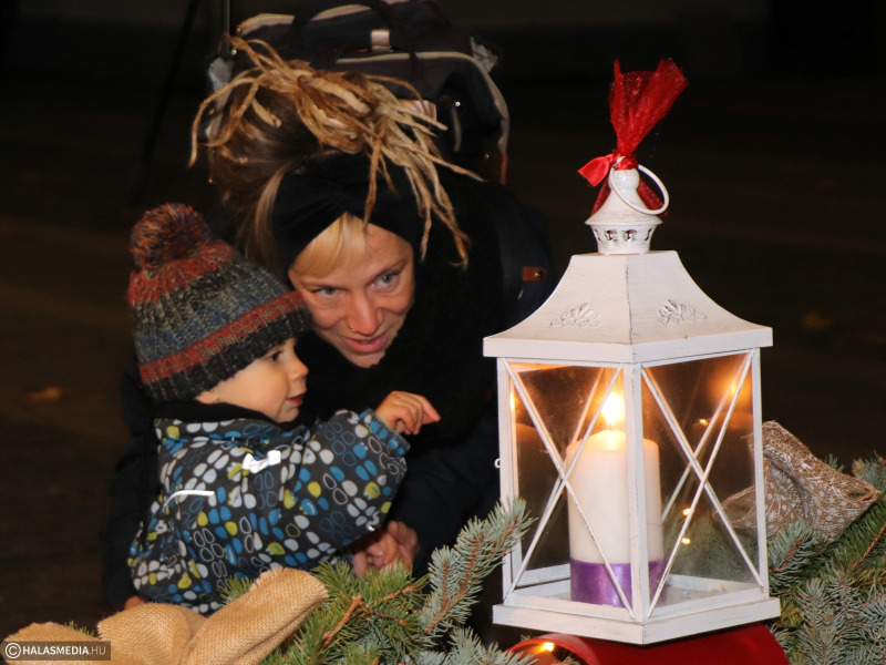 Adventi gyertyagyújtás a baptista közösséggel