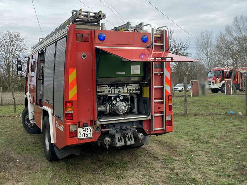 Kigyulladt egy melléképület a Bácskai utcában