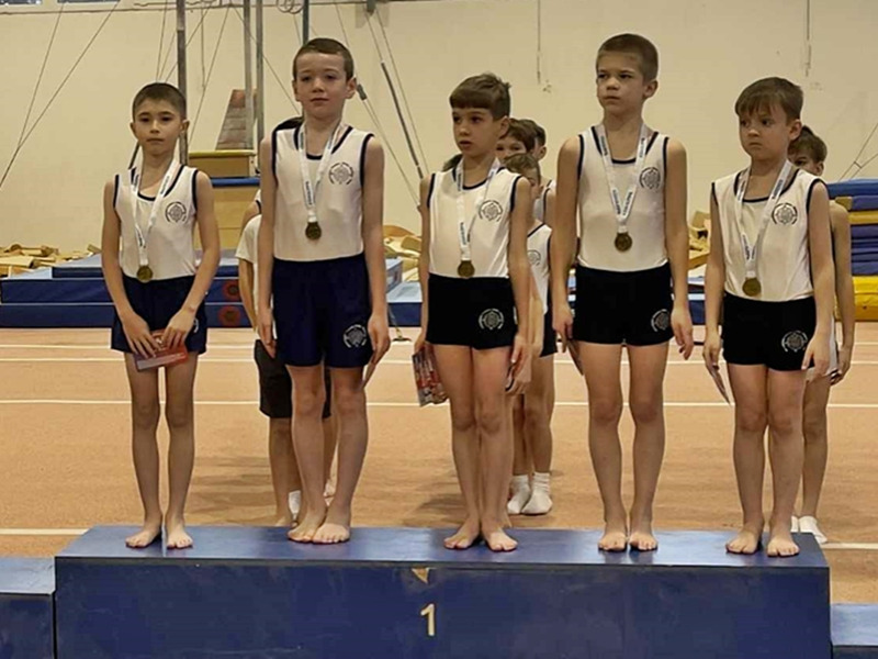 Országos elődöntőbe jutottak a halasi tornászok