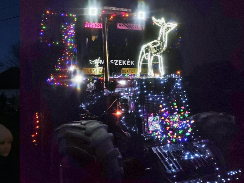 Balotát is elkápráztatták a fényes traktorok