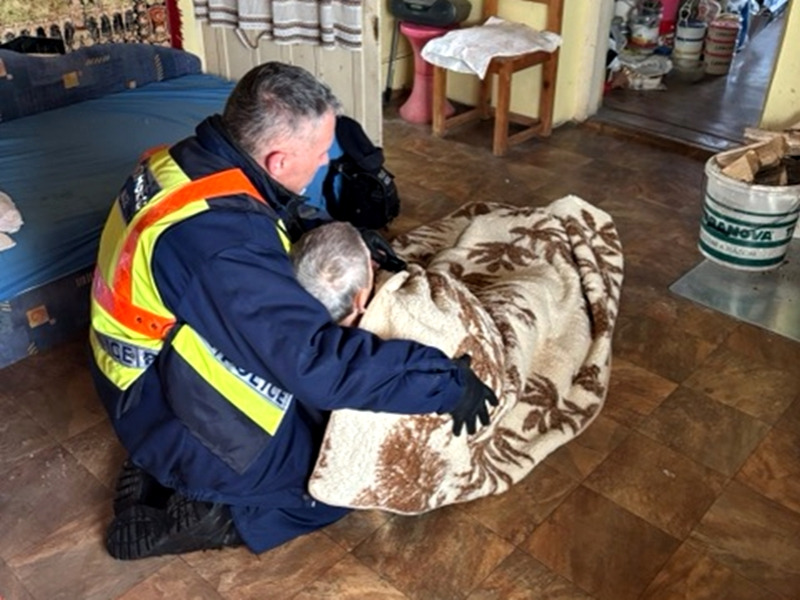 Életmentés Kunfehértón, a tanyagondnok és a körzeti megbízott segített