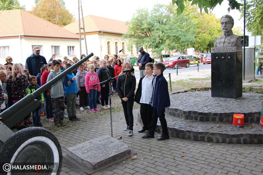 Előre, magyarok!