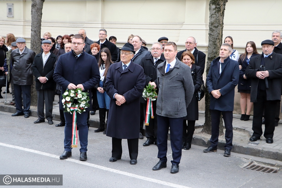A kommunizmus áldozataira emlékeztek