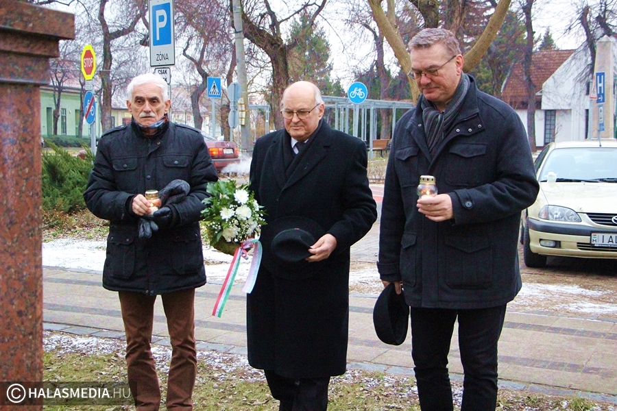 (►) Emlékezés a halasiak és Nagy Szeder István adománygyűjtésére 