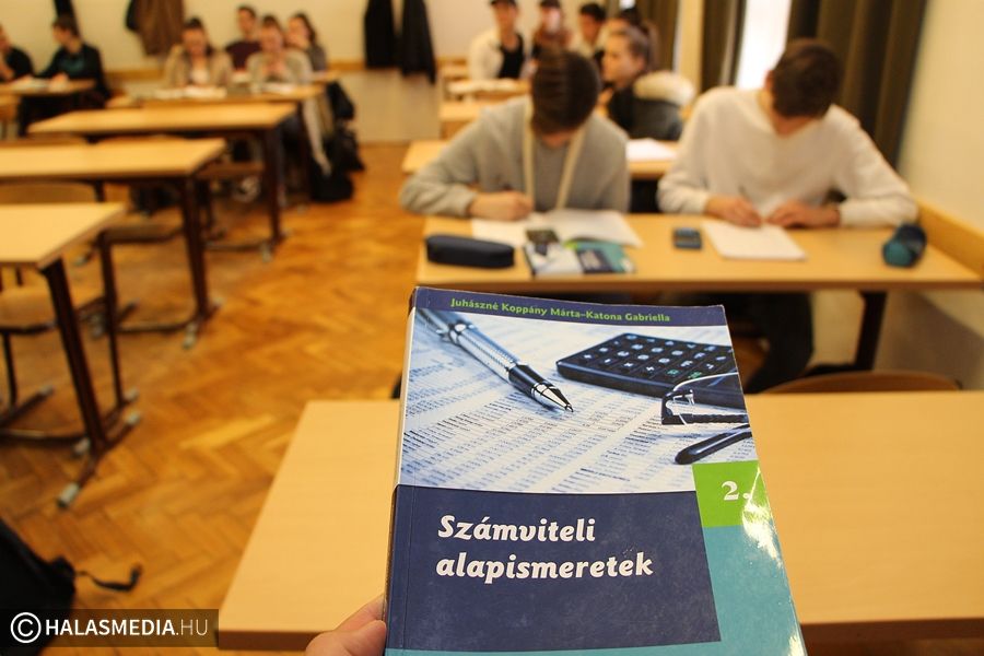 Pénzhét a Tekóban