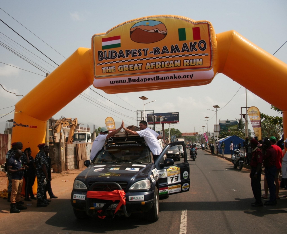 Szanyi Karcsiék célba értek a Budapest-Bamako Rallyn