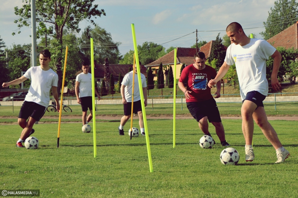 Gőzerővel készül és előre tekint a KFC U19-es csapata (galéria)