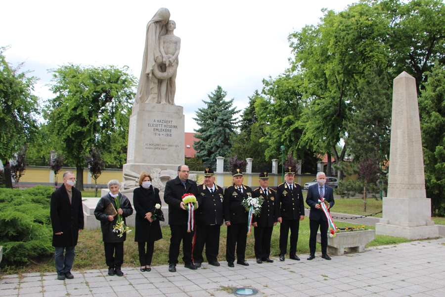 Hőseink emlékére