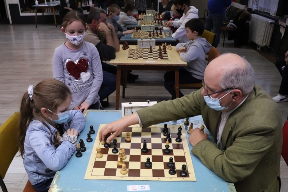 Generációk találkozása az újévi sakk villámversenyen (galéria)