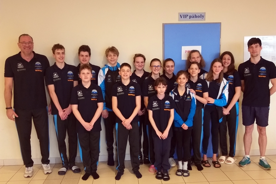Helles swimmers won nineteen medals