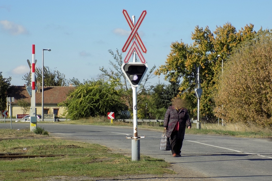 Két hónapig zárva lesz az Átlós úti átjáró