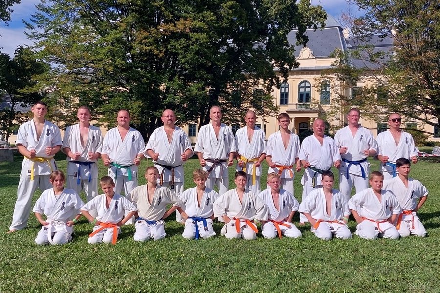 Sikeres volt a kyokushin országos edzőtábor, amely övvizsgával zárult