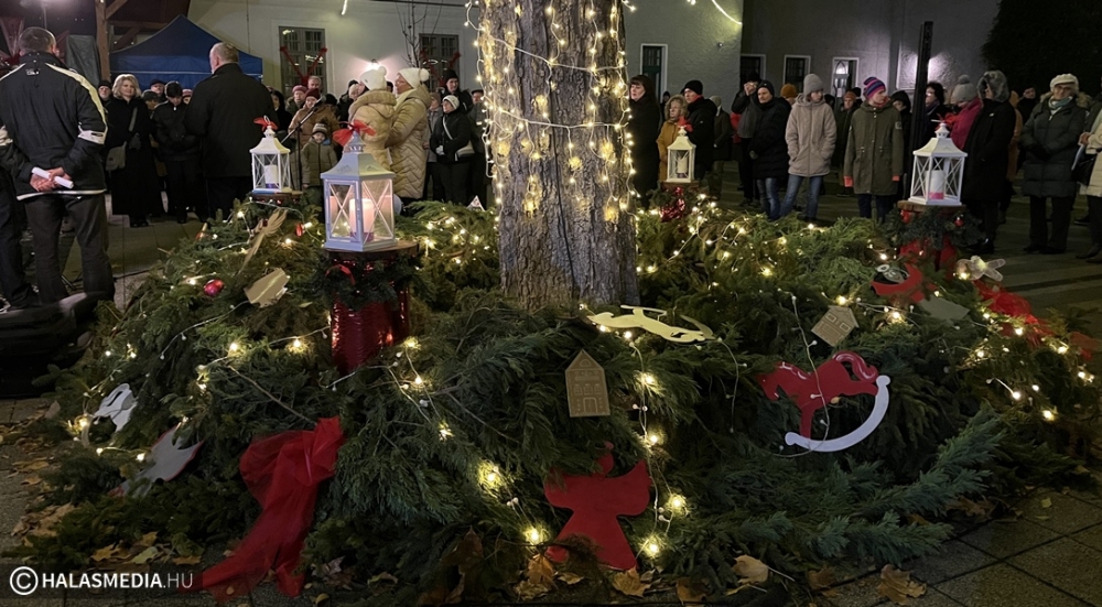 Gyertyagyújtás, kivilágított traktorok, és Pál Dénes advent negyedik vasárnapján