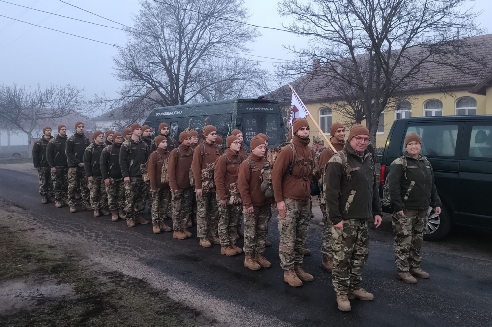 (►) 84 ezer lépés a doni hősök tiszteletére - menetelés Madarasról Halasra