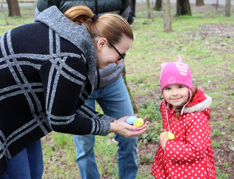 Tojáskeresés - sokan kilátogattak a Csetényi Élményparkba