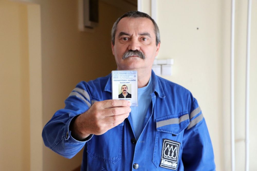 A csalóknak nincs ilyen igazolványuk