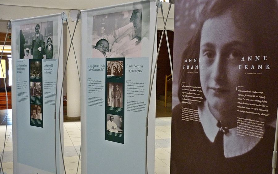 (►) Halason az Anne Frank tárlat