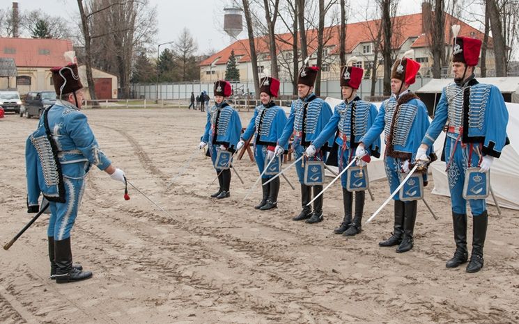 Totális győzelem a lovasbázison