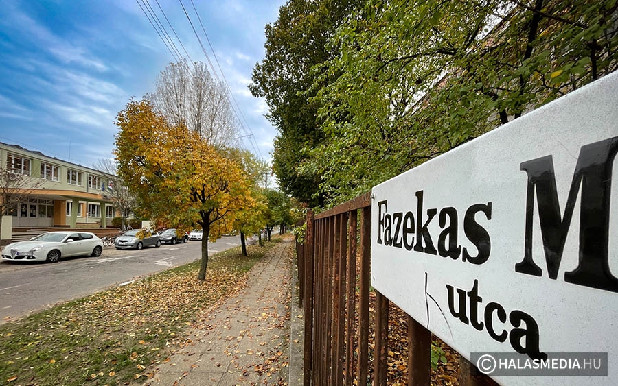 Útfelújítás parkolókkal a Fazekas Mihály utcán