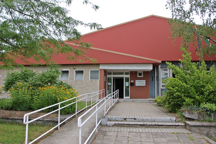 Bezár a könyvtár