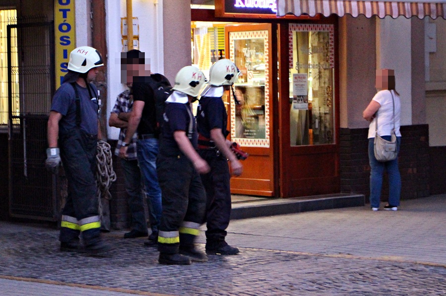 Tűzoltók a belvárosban