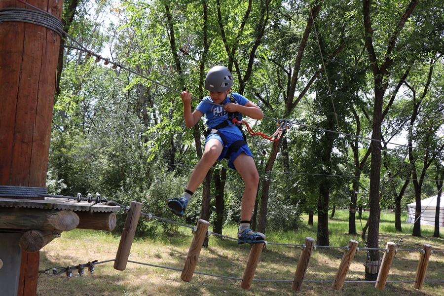 Kalandok a magasban, a Csetényi Élményparkban