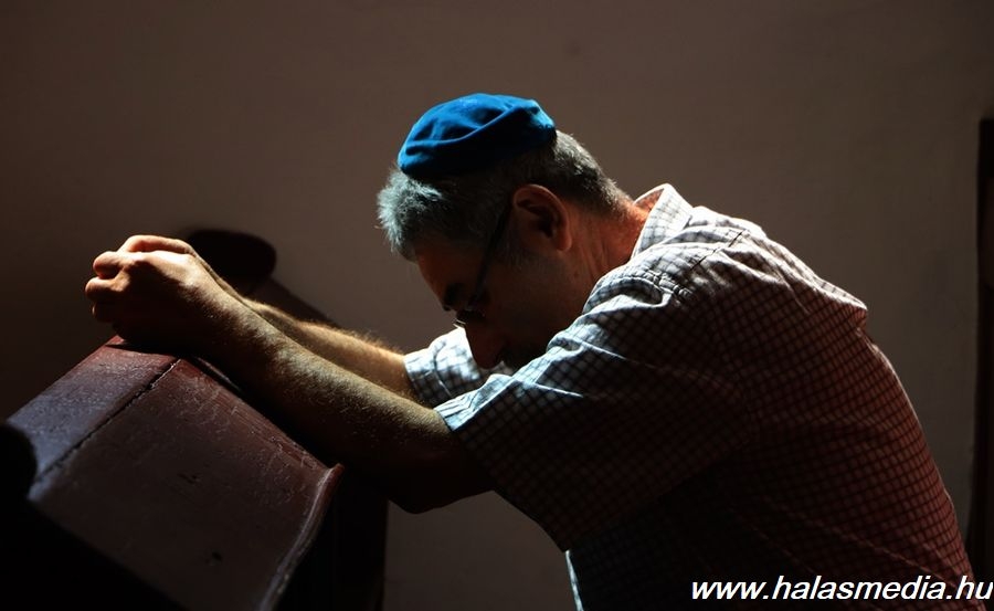 Halasmédia – Mártír istentisztelet a Holocaust emlékére (galéria)