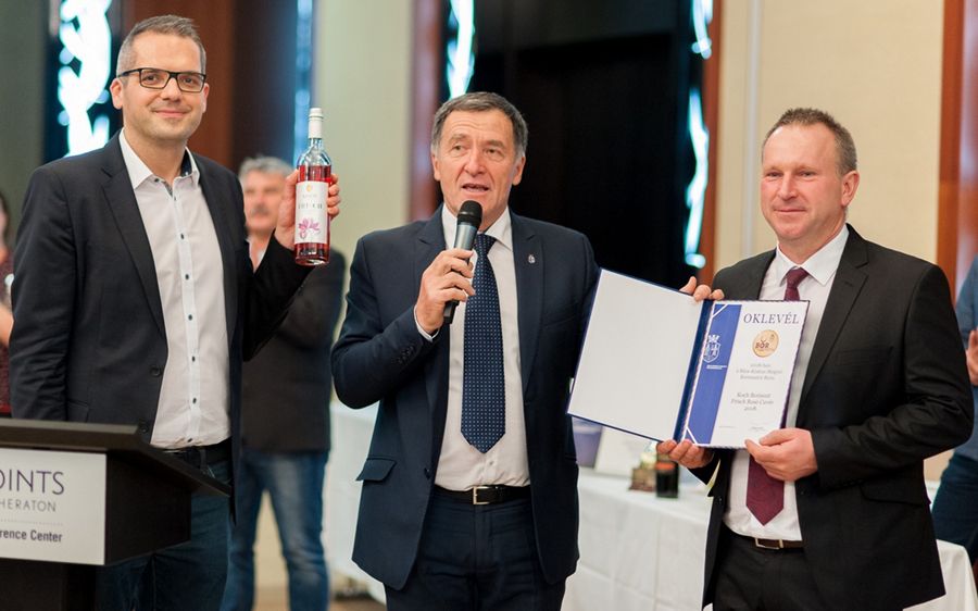 Szomszédos pincészet nyert a bormustrán