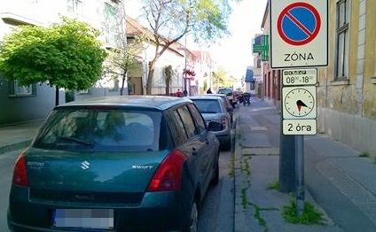 Új parkolási rend az Eötvös utcán