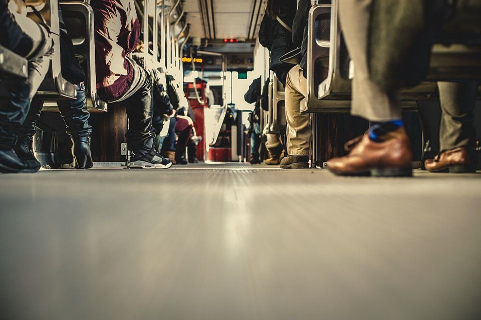 Díjmenetes buszozás, vonatozás az autómentes napon