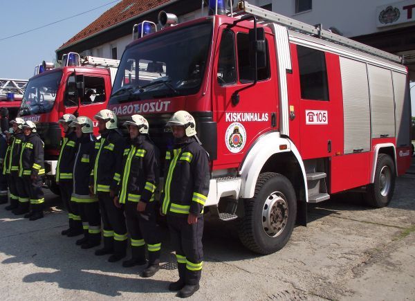 Hősi halott tűzoltókra emlékeztek