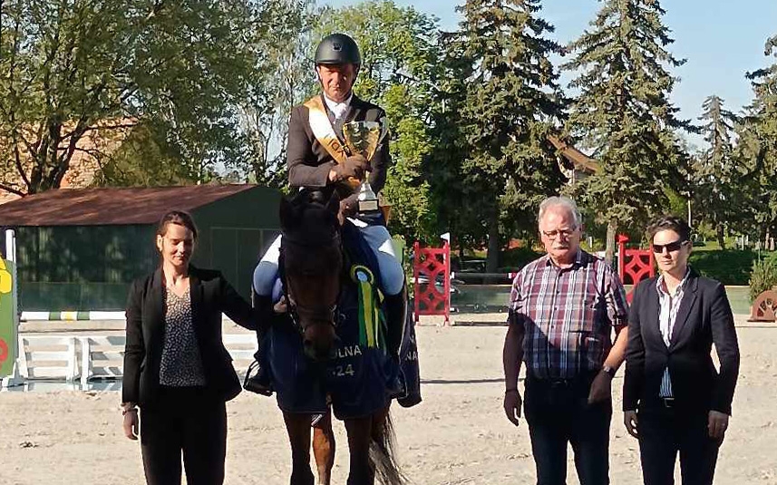 Fazekas Istvánnal Humpty Dumpty az ötéves lovak nagydíjának győztese