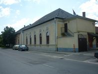 Gyermekétkeztetés a Tiszti Klubban