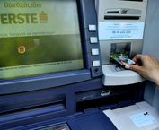 Vigyázz, Gibraltárban is lophatják a kártyádról a pénzed!