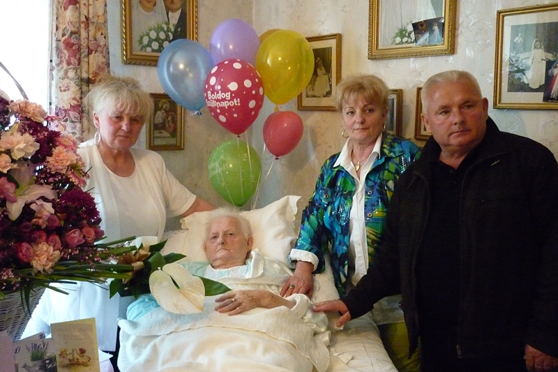 Manci néni 90 éves