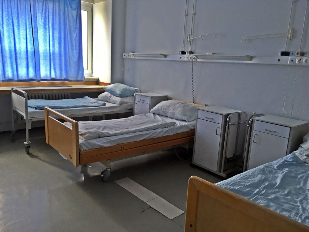 (►) Átmenetileg szünetel Halason a mozgásszervi rehabilitációs fekvőbeteg ellátás