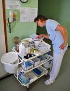 Nőnek a bérek a kórházban