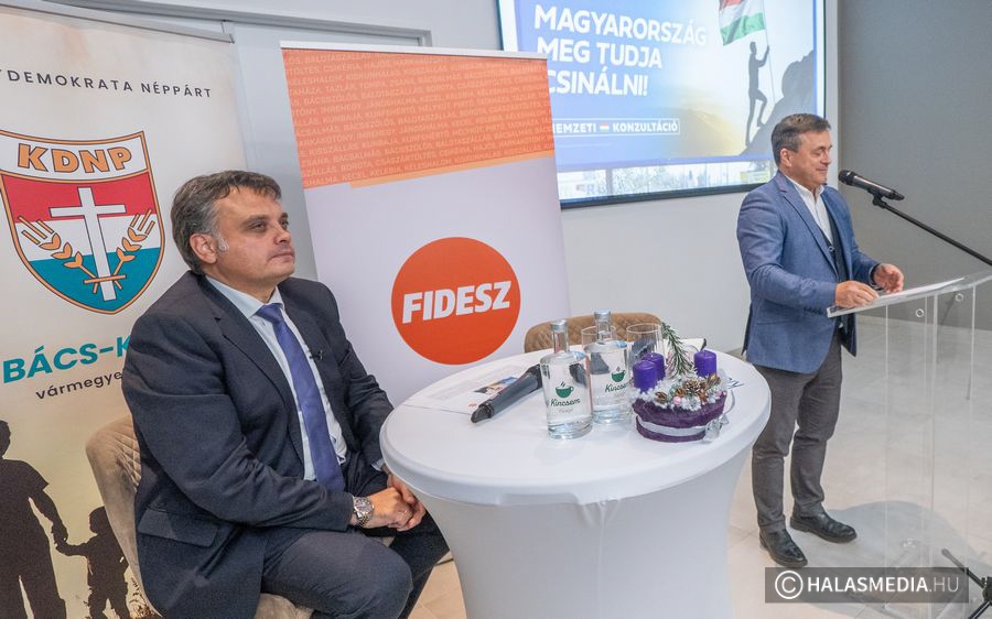 Lakossági Fórum: miniszterhelyettes és kormánybiztos a Kincsem Házban