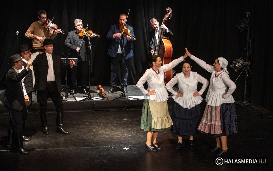 Karácsonyi Gálaműsor a Halas Táncegyüttessel (galéria)