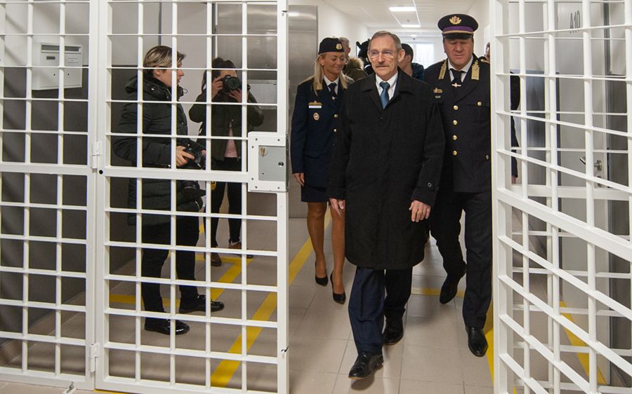 A belügyminiszter adta át a halasi börtönt (galéria)