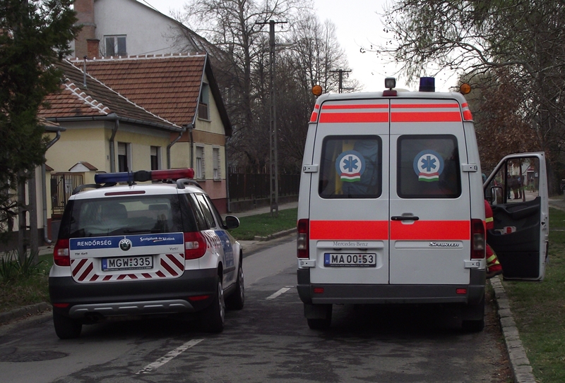 Rendőrök, mentők, tűzoltók a Fazekason