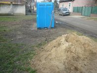 Szeméthegy a Rákóczi téren