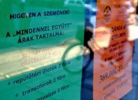 Nyári árnyak: fekete utaztatás, netes piacrontás