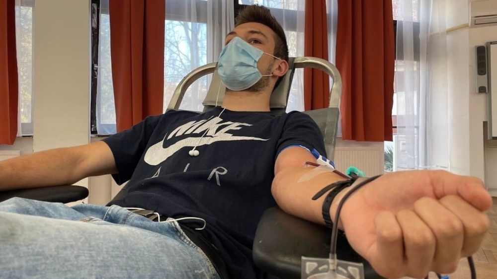 Vérükkel segítettek a dékánis diákok