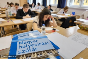 A halasi középiskolások is megkezdték az érettségit