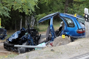 Frontális ütközés Kiskunhalas közelében: az egyik sofőr elhunyt a balesetben (galéria)
