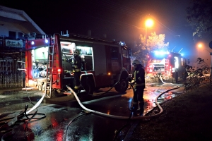 (►) Tűz volt a Kötönyi úton lévő söröző épületében (galéria)