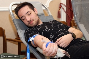 Véradásra buzdítják a fiatalokat